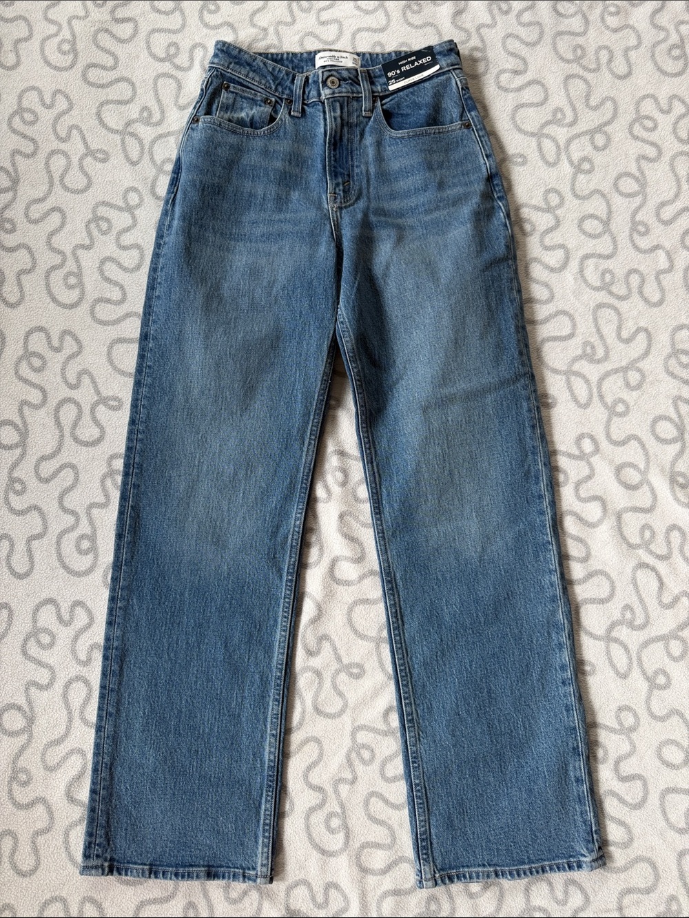 Abercrombie & Fitch High Rise 90s Relaxed Jeans
